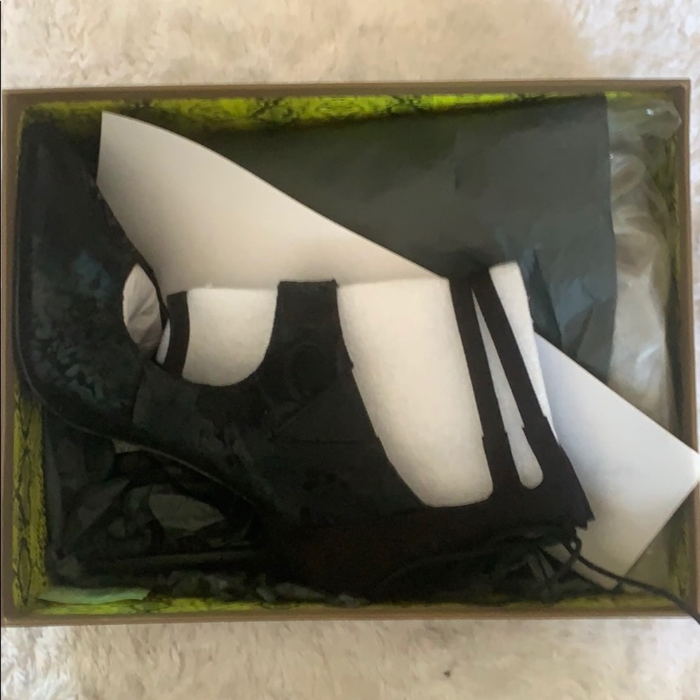 Privilegedshoes please buy the shoes